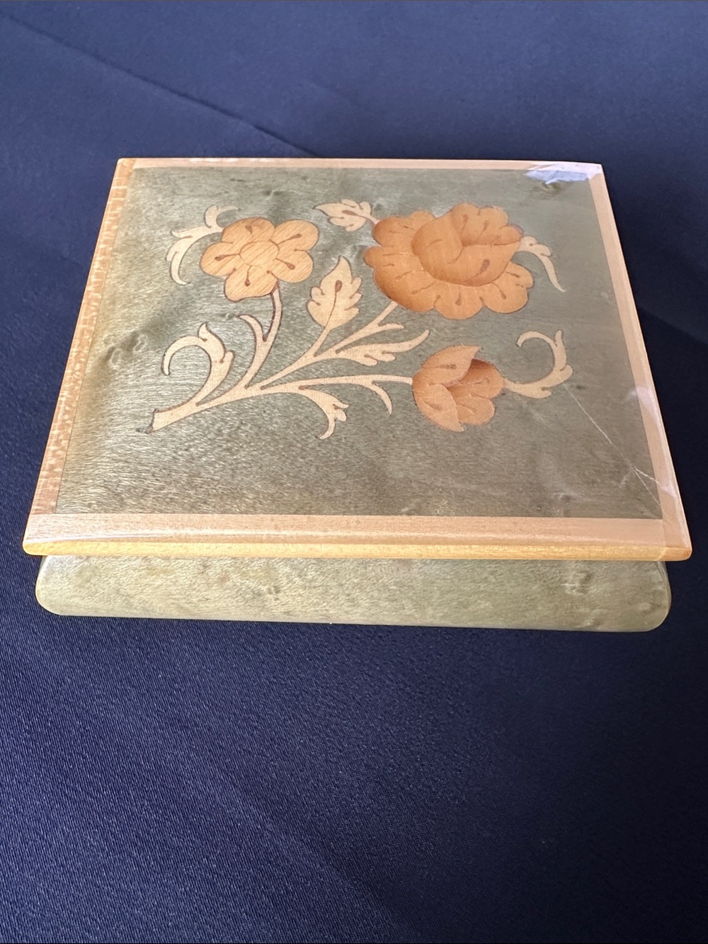 Music Box Company EUC wooden music box. Made in Italy. Phantom of the Opera tune